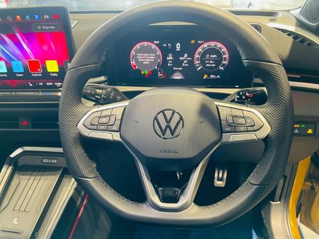 2026-Volkswagen-T-Roc-20-TSI-4M-R-Line-Auto_18