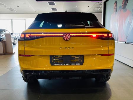 2026-Volkswagen-T-Roc-20-TSI-4M-R-Line-Auto_4