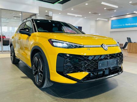 2026-Volkswagen-T-Roc-20-TSI-4M-R-Line-Auto_7