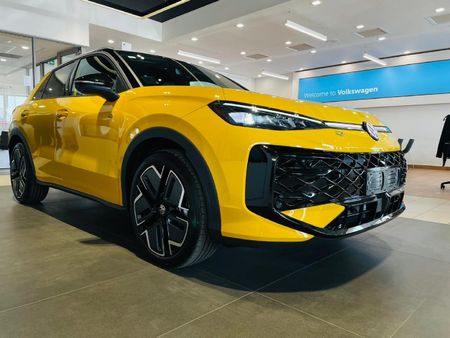 2026-Volkswagen-T-Roc-20-TSI-4M-R-Line-Auto_8
