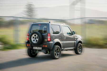 2014-Suzuki-Jimny-13_3