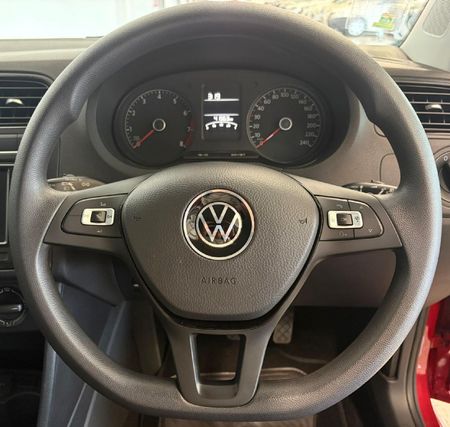 2024-Volkswagen-Polo-Vivo-14-Comfortline-5-dr_9