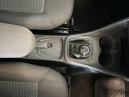 2024-Volkswagen-Polo-Vivo-14-Comfortline-5-dr_12