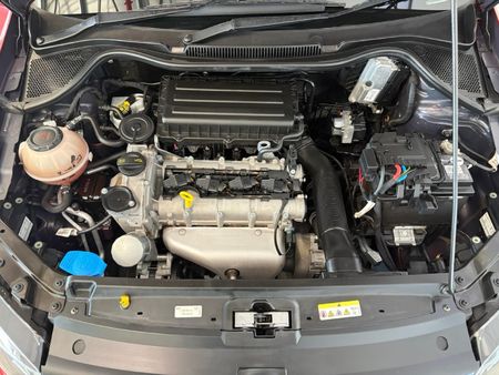 2024-Volkswagen-Polo-Vivo-14-Comfortline-5-dr_13