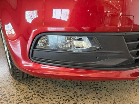 2024-Volkswagen-Polo-Vivo-14-Comfortline-5-dr_5