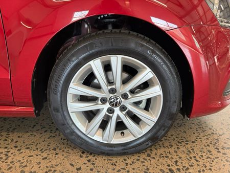 2024-Volkswagen-Polo-Vivo-14-Comfortline-5-dr_6
