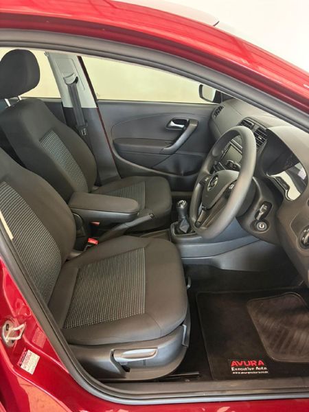 2024-Volkswagen-Polo-Vivo-14-Comfortline-5-dr_7