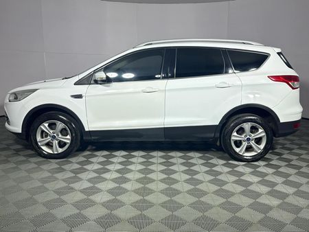 2015-Ford-Kuga-15-EcoBoost-Ambiente_5