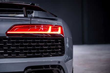 2024-Audi-R8-52-V10-quattro-Auto_14