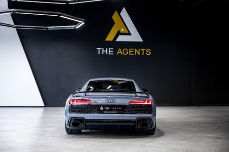 2024-Audi-R8-52-V10-quattro-Auto_6