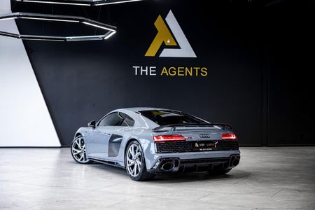 2024-Audi-R8-52-V10-quattro-Auto_7