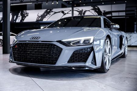 2024-Audi-R8-52-V10-quattro-Auto_8
