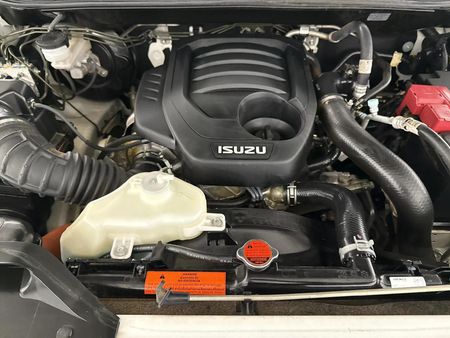 2023-Isuzu-D-Max-19-DDI-HR-LS-Auto-Double-Cab_13