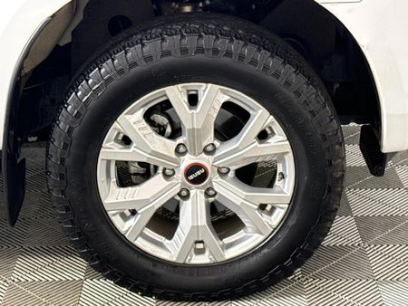 2023-Isuzu-D-Max-19-DDI-HR-LS-Auto-Double-Cab_15