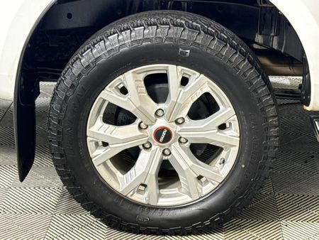 2023-Isuzu-D-Max-19-DDI-HR-LS-Auto-Double-Cab_17