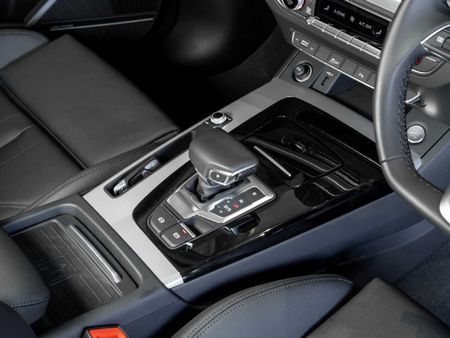 2026-Audi-Q5-Sportback-quattro-Black-Edition-40-TDI_10