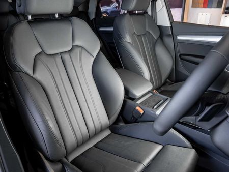 2026-Audi-Q5-Sportback-quattro-Black-Edition-40-TDI_11