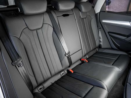 2026-Audi-Q5-Sportback-quattro-Black-Edition-40-TDI_12
