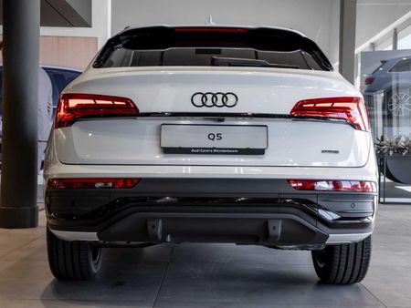 2026-Audi-Q5-Sportback-quattro-Black-Edition-40-TDI_6