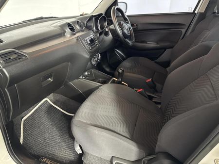 2024-Suzuki-Swift-12-GL_9