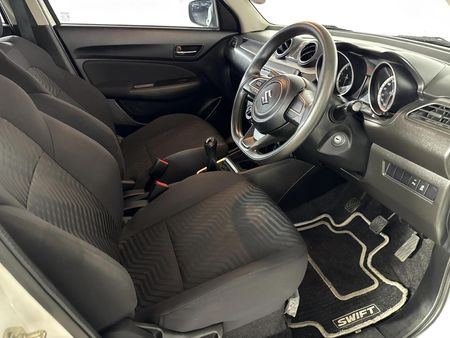 2024-Suzuki-Swift-12-GL_10