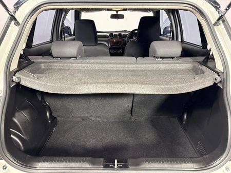 2024-Suzuki-Swift-12-GL_14