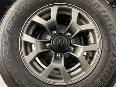2025-Suzuki-Jimny-15-GLX_13