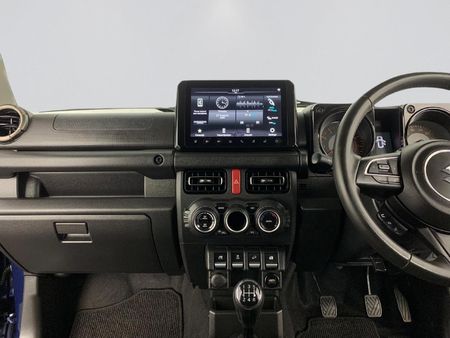 2025-Suzuki-Jimny-15-GLX_22