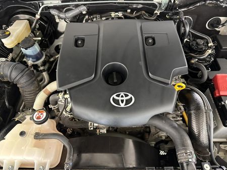 2025-Toyota-Hilux-28-GD-6-RB-Legend-Double-Cab-Auto-mhev_14