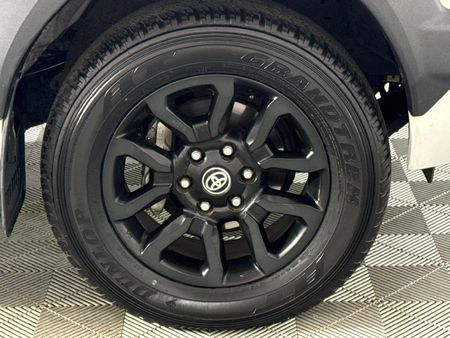 2025-Toyota-Hilux-28-GD-6-RB-Legend-Double-Cab-Auto-mhev_16