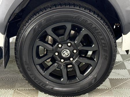 2025-Toyota-Hilux-28-GD-6-RB-Legend-Double-Cab-Auto-mhev_17