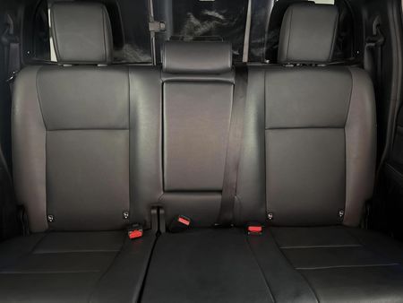 2025-Toyota-Hilux-28-GD-6-RB-Legend-Double-Cab-Auto-mhev_8