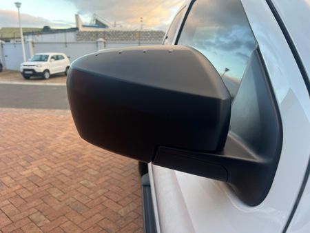 2026-Isuzu-D-Max-19-DDI-HR-L-Auto-E-Cab_9