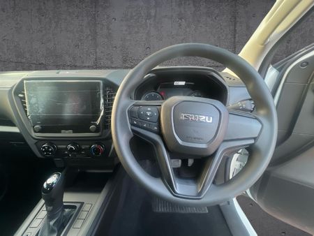 2026-Isuzu-D-Max-19-DDI-HR-L-Auto-E-Cab_13
