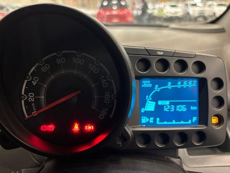 2011-Chevrolet-Spark-12-L_10