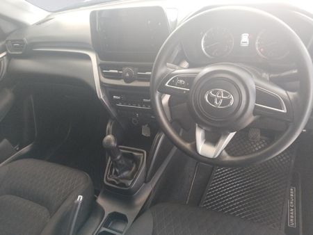 2024-Toyota-Urban-Cruiser-15-XS_13