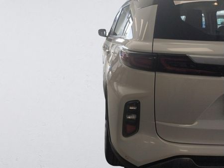 2024-Toyota-Urban-Cruiser-15-XS_16