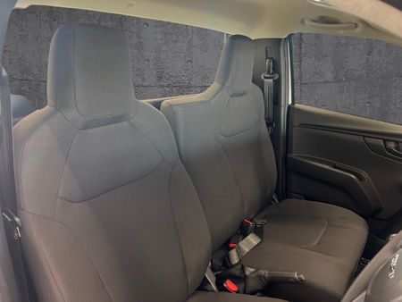 2026-Isuzu-D-Max-19-DDI-HR-Single-Cab_15