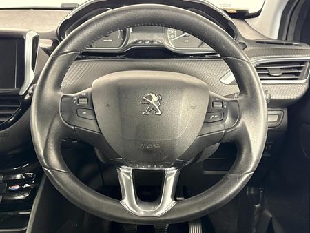 2021-Peugeot-208-12T-Allure_13