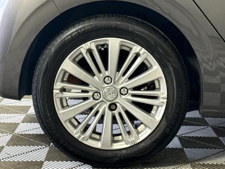 2021-Peugeot-208-12T-Allure_18