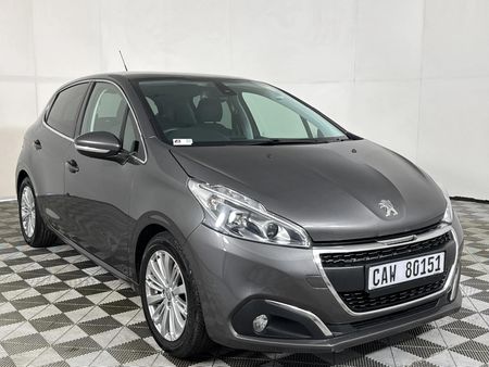 2021-Peugeot-208-12T-Allure_2