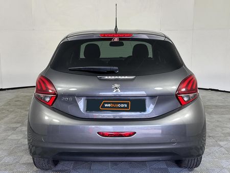 2021-Peugeot-208-12T-Allure_4