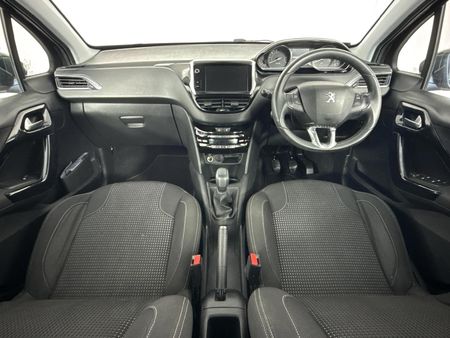 2021-Peugeot-208-12T-Allure_6
