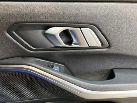 2024-BMW-3-Series-318i-M-Sport-Auto_9