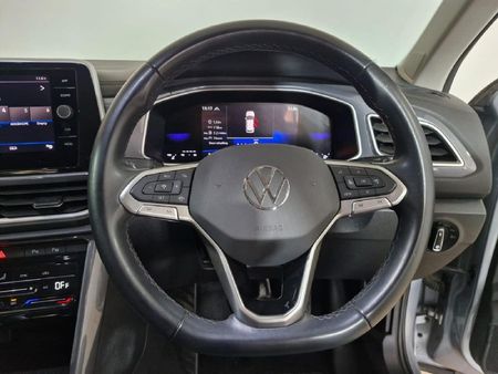 2024-Volkswagen-T-Roc-14-TSI-Design-Auto_17