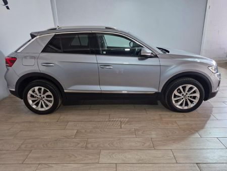 2024-Volkswagen-T-Roc-14-TSI-Design-Auto_5