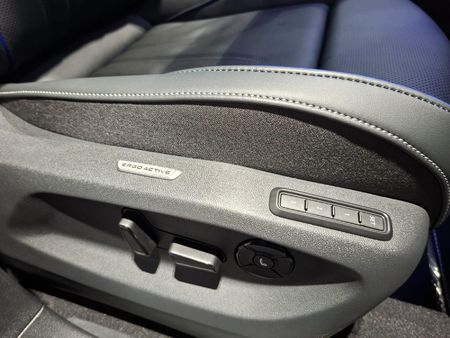 2026-Volkswagen-Tiguan-14TSI-R-Line_13