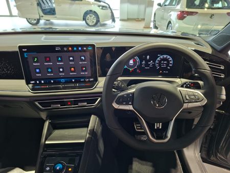 2026-Volkswagen-Tiguan-14TSI-R-Line_15