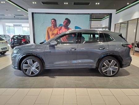 2026-Volkswagen-Tiguan-14TSI-R-Line_1