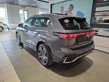 2026-Volkswagen-Tiguan-14TSI-R-Line_2
